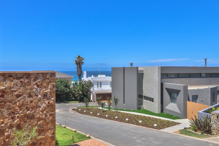 7 Bedroom Property for Sale in Pienaarstrand Western Cape